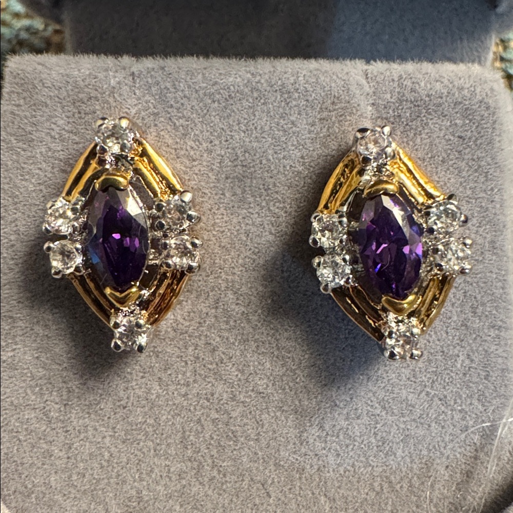 3095 Swarovski Crystal Elements Post Earrings - image 1